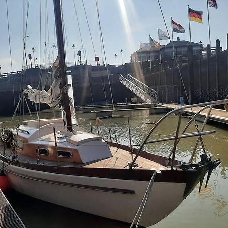 Cosy Sailingboat In Vlissingen Hotel Eksteriør billede