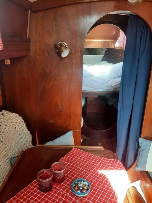 Cosy Sailingboat In Vlissingen Hotel Eksteriør billede