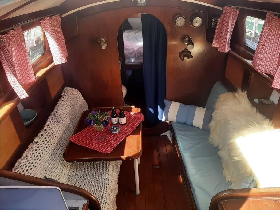 Cosy Sailingboat In Vlissingen Hotel Eksteriør billede